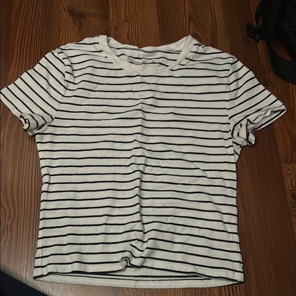 Abercrombie & Fitch Black and White Striped Tee